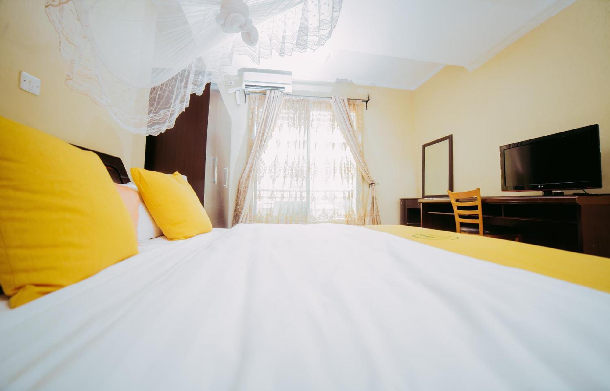 City Hill Hotel 부줌부라 외부 사진